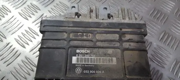 Volkswagen Golf III Engine control unit/module 0261200764 032906026a