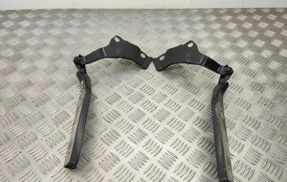 Audi Q2 - Engine bonnet/hood hinges 81A823301D 81A823302D