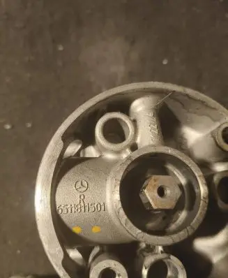 Mercedes-Benz C W204 Oil pump 6511811501