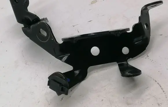 Renault Master III Other engine part 8201094177