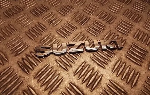 Suzuki Vitara (LY) Manufacturers badge/model letters 