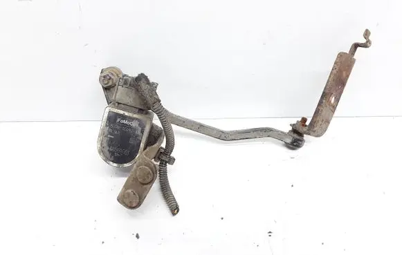 Headlight/headlamp level sensor