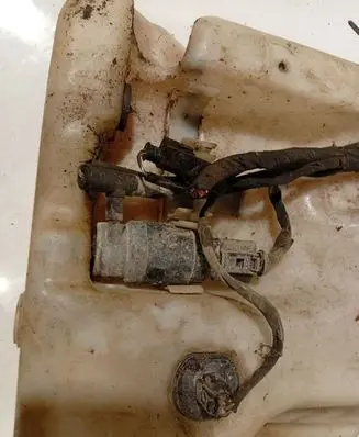 Mercedes-Benz C W203 Windscreen/windshield washer pump