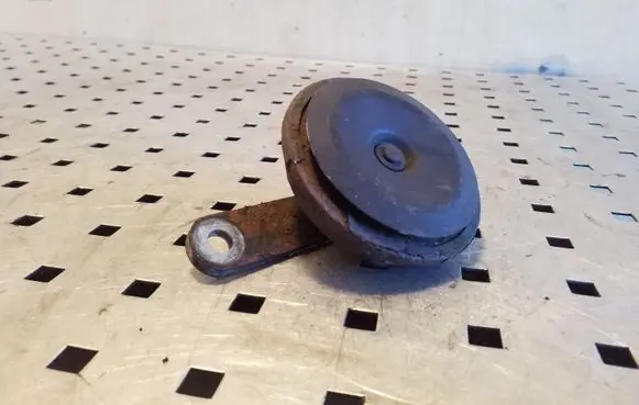 Toyota Corolla E120 E130 Horn signal