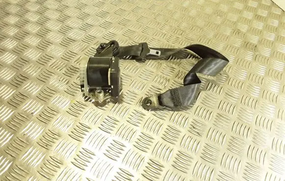 Ford Focus Front seatbelt