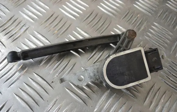 BMW 1 F20 F21 Headlight/headlamp level sensor 25916010