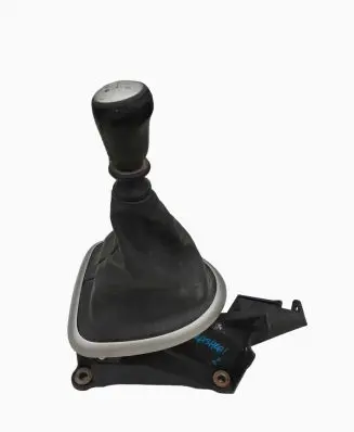 Nissan Qashqai Gear selector/shifter in gearbox 