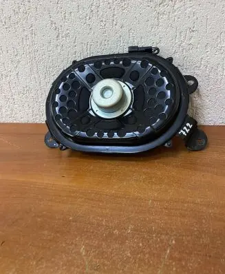 Land Rover Discovery 5 Subwoofer speaker HY3218808AB 722