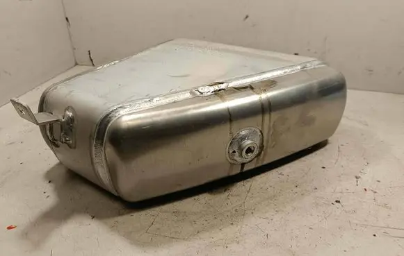 Audi Q7 4M Air suspension tank/reservoir 4M0616203D P02990000000