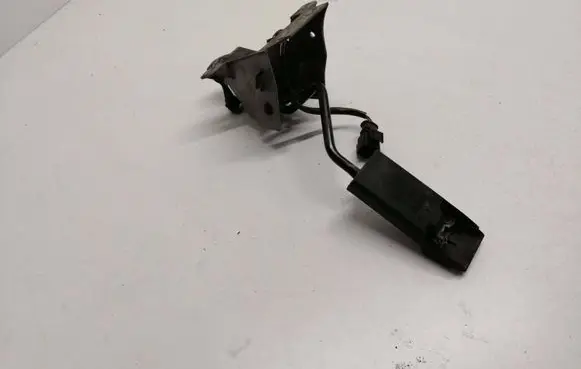 Audi A6 S6 C4 4A Accelerator throttle pedal 4A1721653B