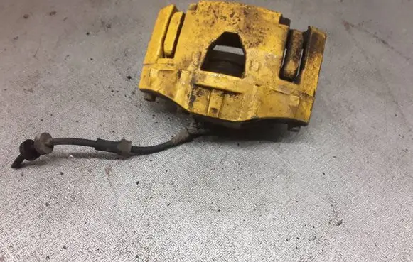 Volvo XC90 Front brake caliper 30657303