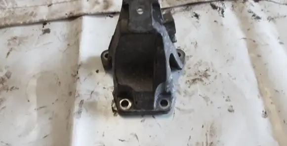Audi A4 S4 B6 8E 8H Engine mounting bracket 8E0199308H