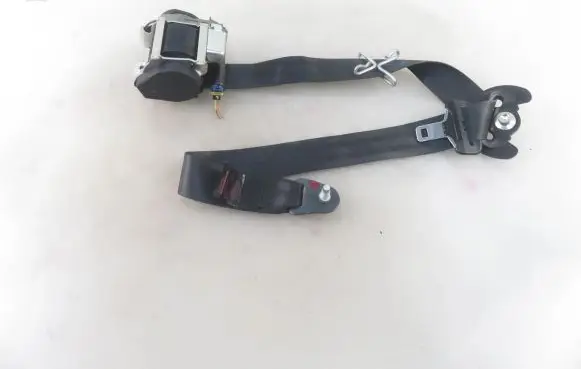 Peugeot 308 Front seatbelt
