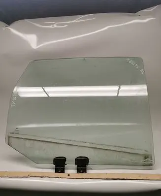 Mitsubishi Colt Rear door window glass 43R00048