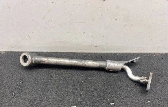 Volkswagen PASSAT B6 Turbo turbocharger oiling pipe/hose 03G145535F