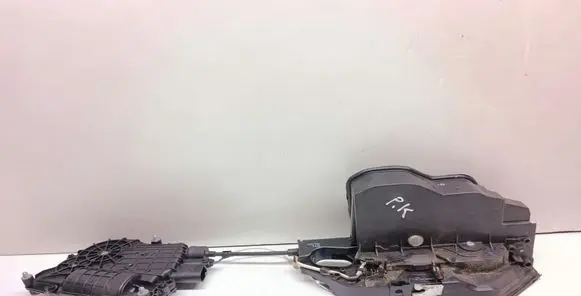 BMW 5 F10 F11 Front door lock 7185691