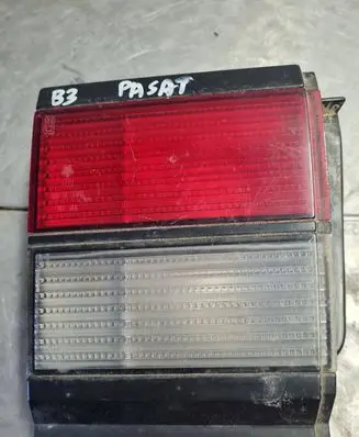 Volkswagen PASSAT B3 Tailgate rear/tail lights 357945108