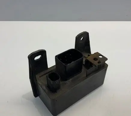 Mercedes-Benz E W211 Glow plug pre-heat relay 