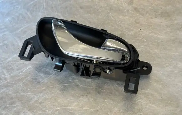 Nissan Qashqai Front door interior handle 806704EA0A
