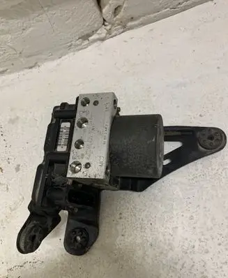 Renault Megane II ABS Pump 0265231300 8200038695