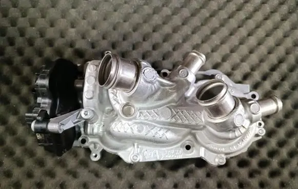 Volkswagen T-Roc Water pump 05E907593