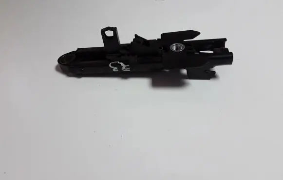 Audi Q3 8U Seat belt height adjuster 8T8857833