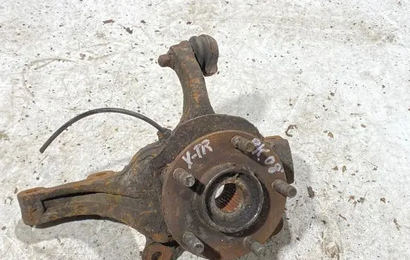 Nissan X-Trail T31 Front wheel hub spindle knuckle