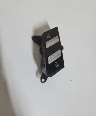 Mercedes-Benz S W221 Central locking switch button A2218213151 STV82174 03371030100