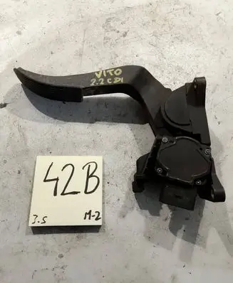 Mercedes-Benz Vito Viano W638 Accelerator throttle pedal A9013000404