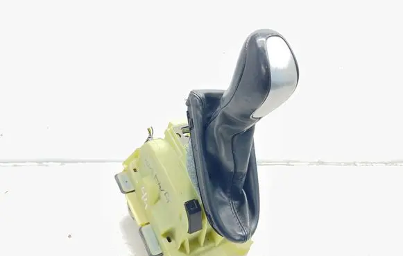 Mercedes-Benz E W211 Gear shifter/selector A2112673124