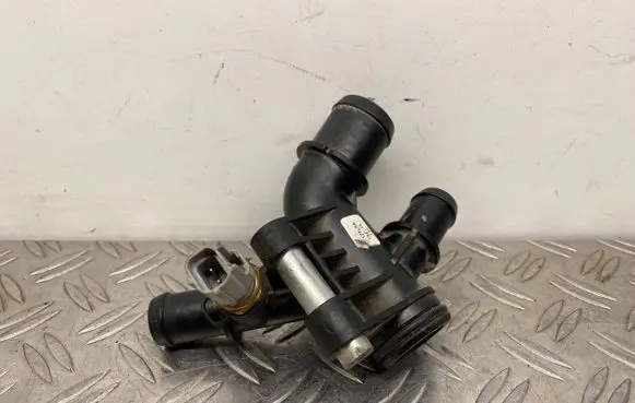 Ford Fusion II Engine coolant pipe/hose ds7g8k556cc