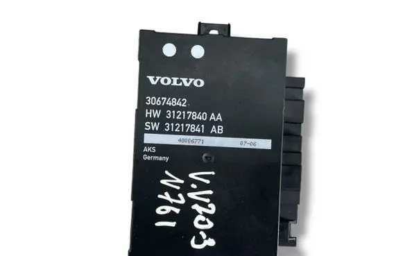 Volvo V70 Tailgate/trunk control unit/module 30674842