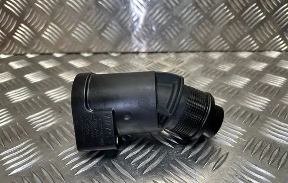 Volkswagen Golf VII Turbo air intake inlet pipe/hose 04L131111T