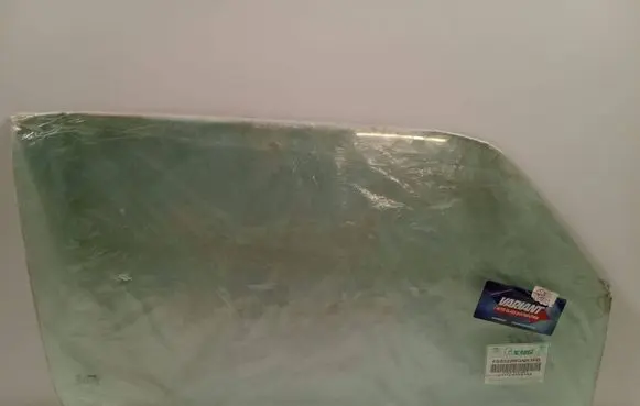 Suzuki Jimny Front door window/glass (coupe) 8022RGNR3FD