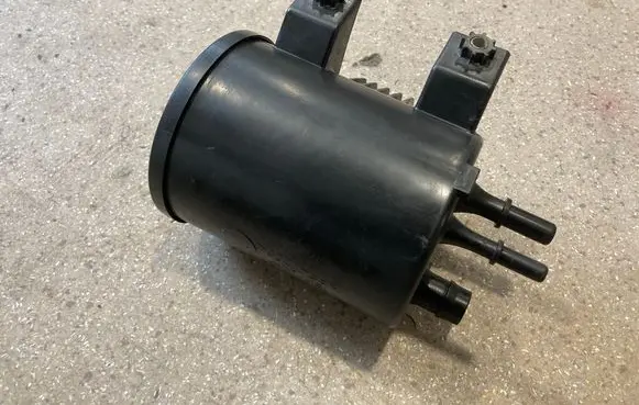 BMW M4 F82 F83 Active carbon filter fuel vapour canister 7244150