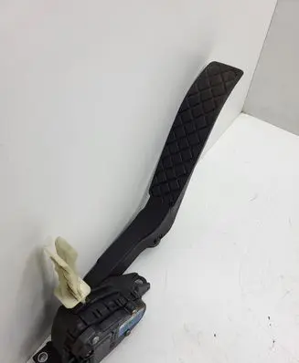 Volkswagen Touareg I Accelerator throttle pedal 7L6723507