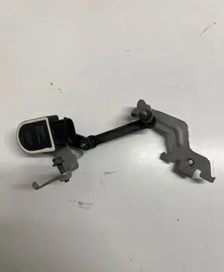 Volvo XC40 Headlight/headlamp level sensor 8888807367 32221477 20200114