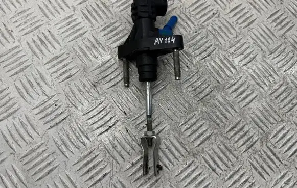 Toyota Avensis T250 Clutch master cylinder 3142005041 2840701