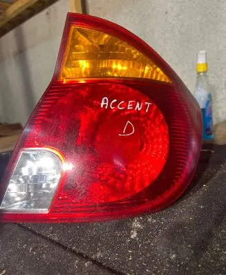 Hyundai Accent Rear/tail lights 92402257