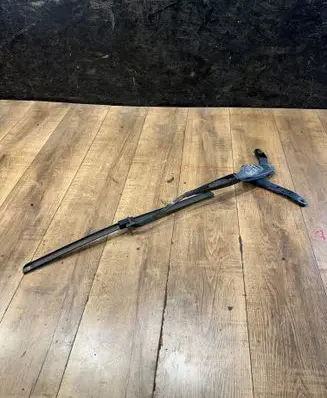 Mercedes-Benz C W204 Front wiper blade arm A2048201544