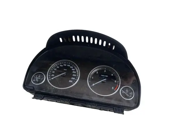 BMW 5 F10 F11 Speedometer (instrument cluster) 9364607