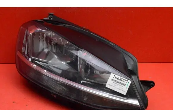Volkswagen Golf Sportsvan Headlight/headlamp 5G1941006D