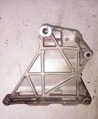 Volkswagen Transporter - Caravelle T5 Generator/alternator bracket 070903143C