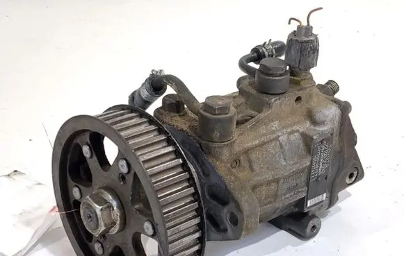 Toyota Corolla Verso E121 Fuel injection high pressure pump 2210027010