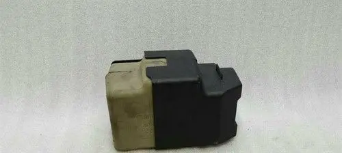 Mercedes-Benz CLS C219 Vacuum pump A0008002548