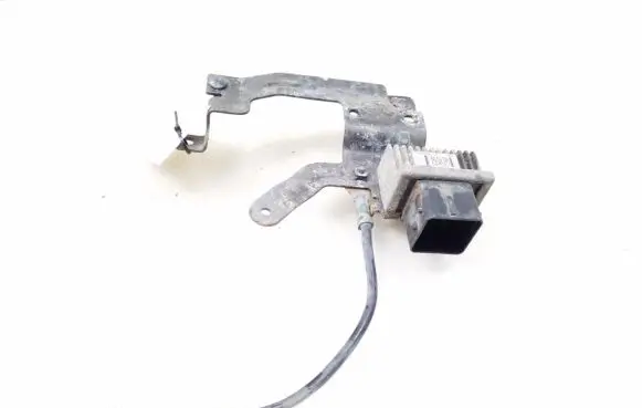 Nissan Juke I F15 Glow plug pre-heat relay 110678071R