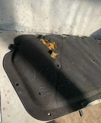 Volkswagen Beetle A5 Heat shield in engine bay 