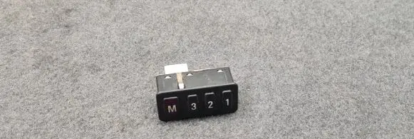 BMW 5 E39 Seat control switch 8352160