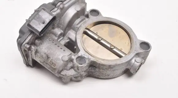 Mini Cooper Countryman F60 Electric throttle body valve 7619008