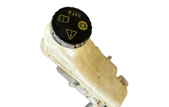 Master brake cylinder